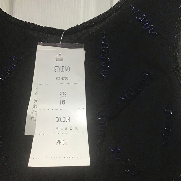 NWT black dress fully lined. Great buy😀 - Picture 4 of 8